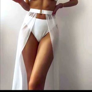 ✨ CHIC coverup for beach or pool days!! ✨